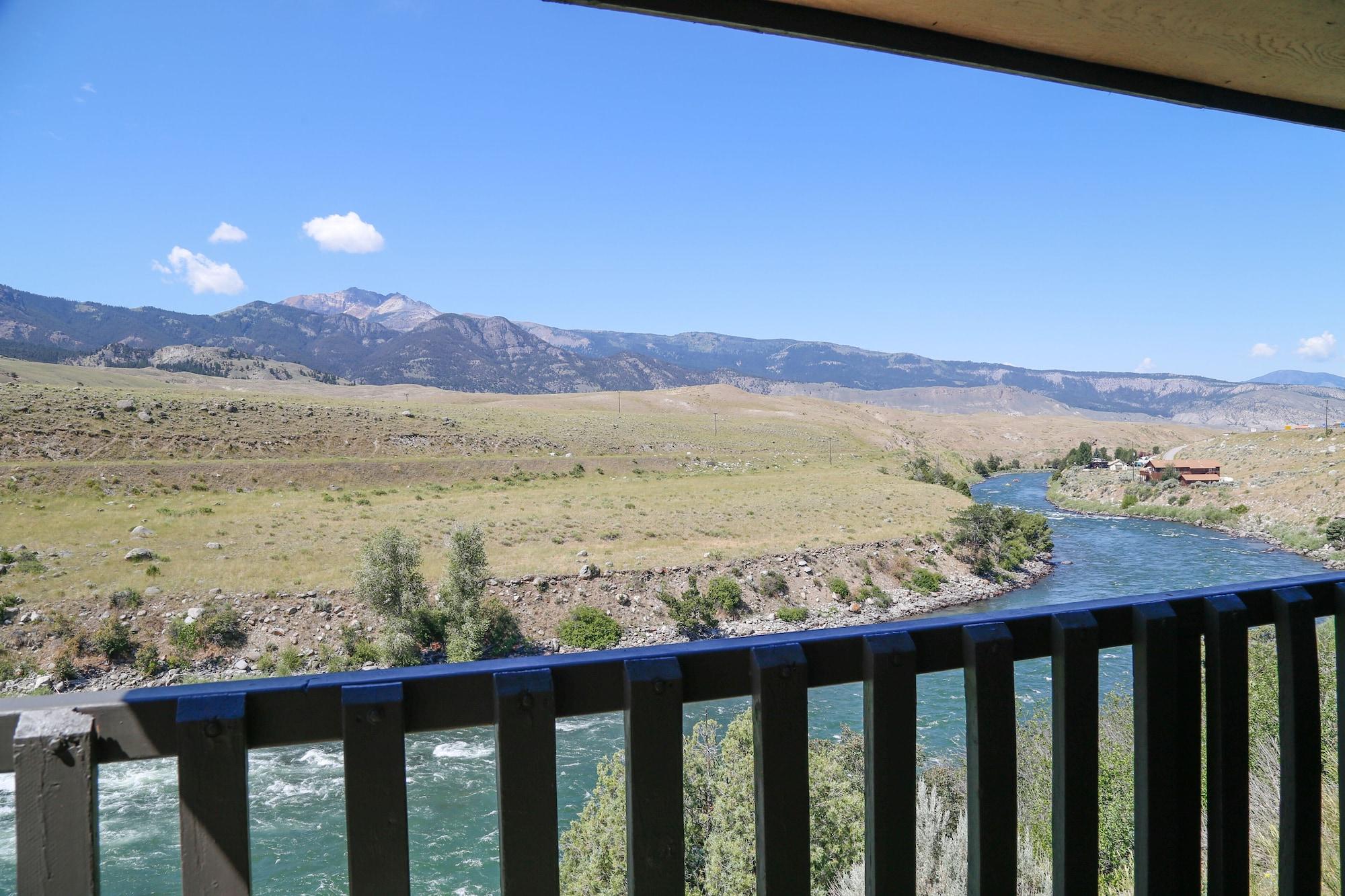 The Ridgeline Hotel At Yellowstone, Ascend Hotel Collection Gardiner Εξωτερικό φωτογραφία