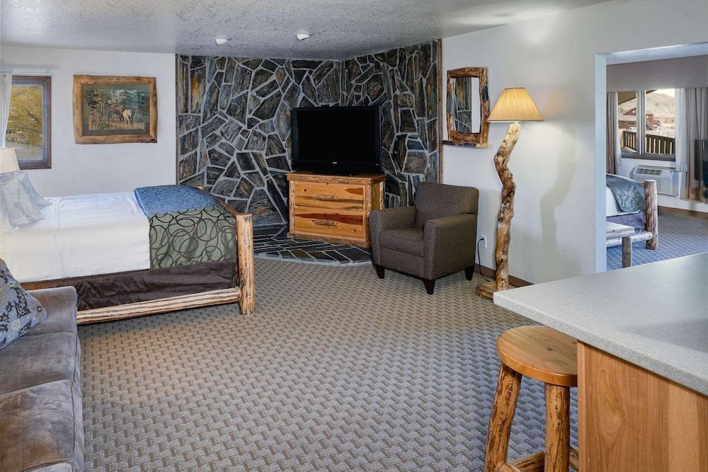 The Ridgeline Hotel At Yellowstone, Ascend Hotel Collection Gardiner Εξωτερικό φωτογραφία