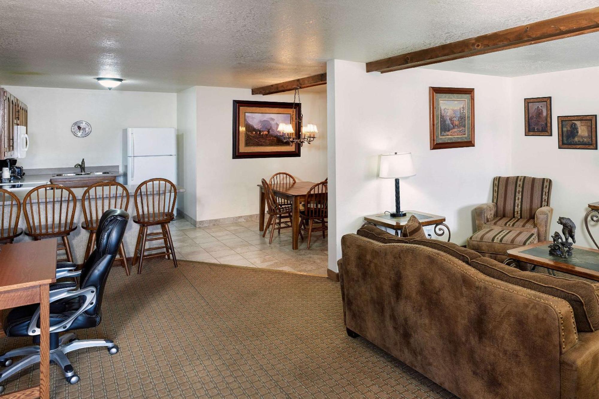 The Ridgeline Hotel At Yellowstone, Ascend Hotel Collection Gardiner Εξωτερικό φωτογραφία