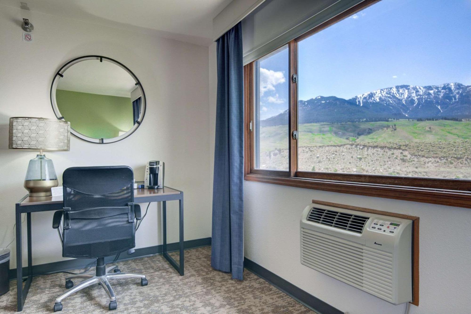 The Ridgeline Hotel At Yellowstone, Ascend Hotel Collection Gardiner Εξωτερικό φωτογραφία